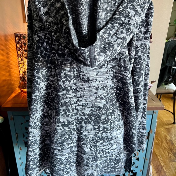 J Jill charcoal and smoky gray sophisticated hooded cardigan - Picture 4 of 5
